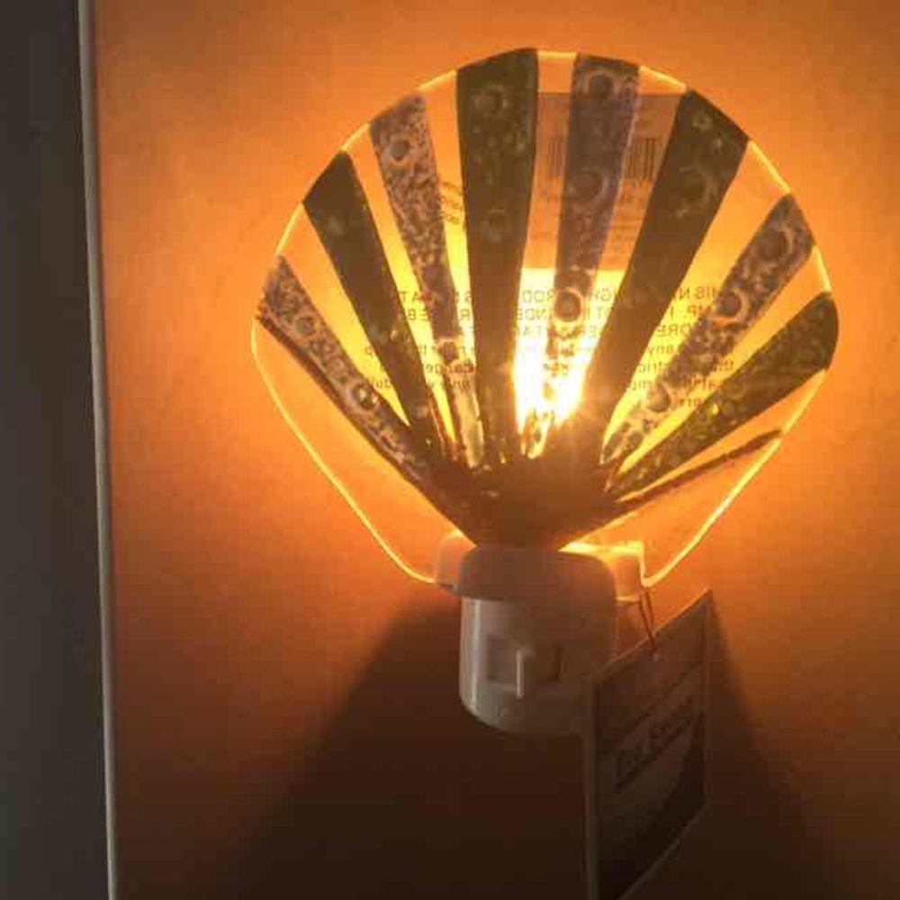 Brand New Pretty Shell Nightlight - Picture 2 of 3